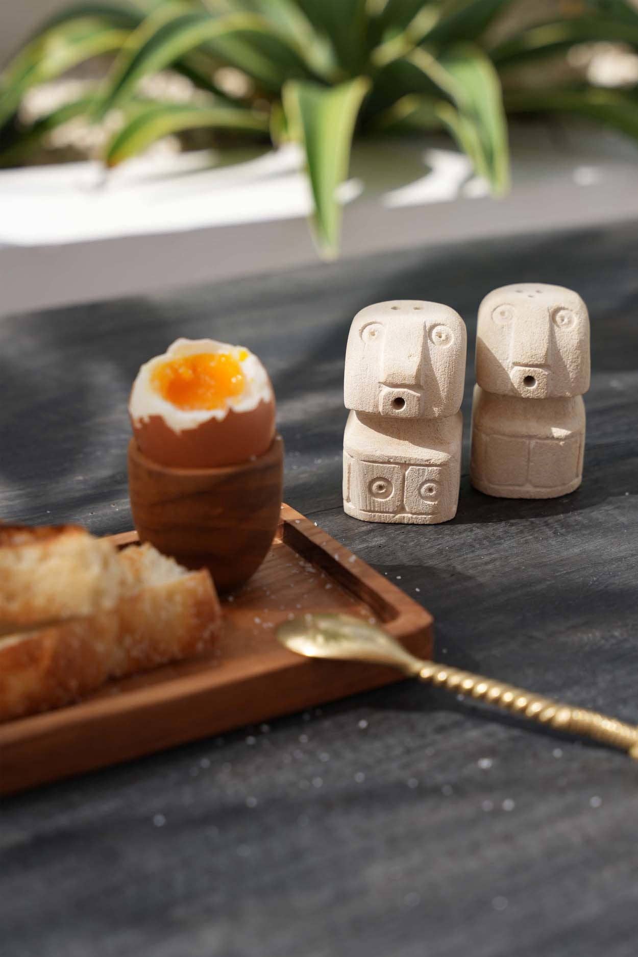 Salière et poivrière Sumba en grès sculpté